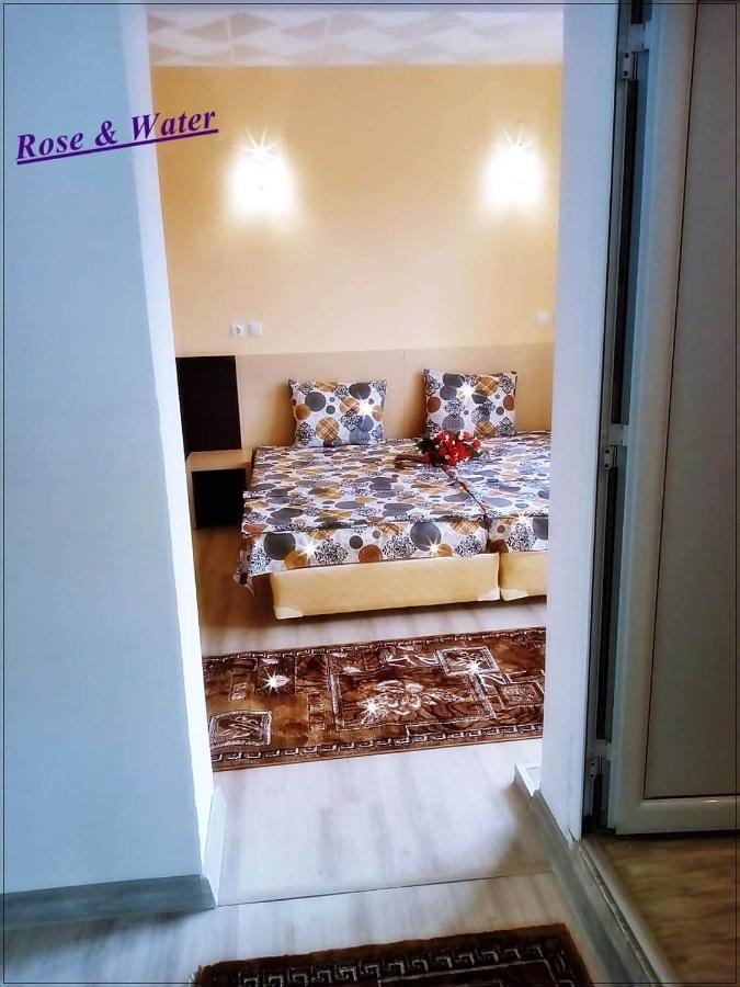 Rose & Water Guest House 파벨 반야 외부 사진