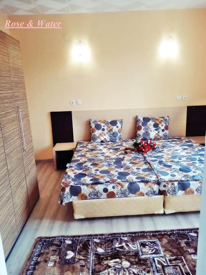 Rose & Water Guest House 파벨 반야 외부 사진