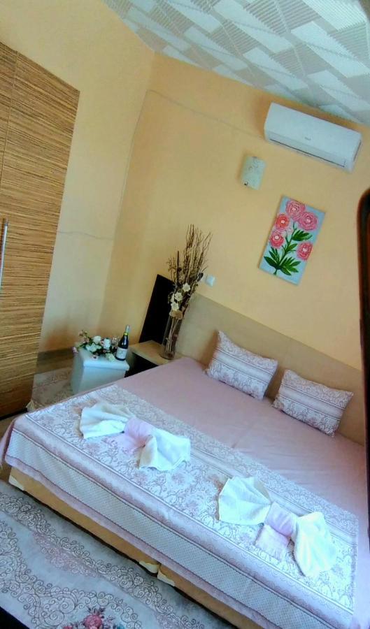 Rose & Water Guest House 파벨 반야 외부 사진