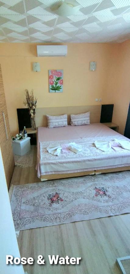 Rose & Water Guest House 파벨 반야 외부 사진