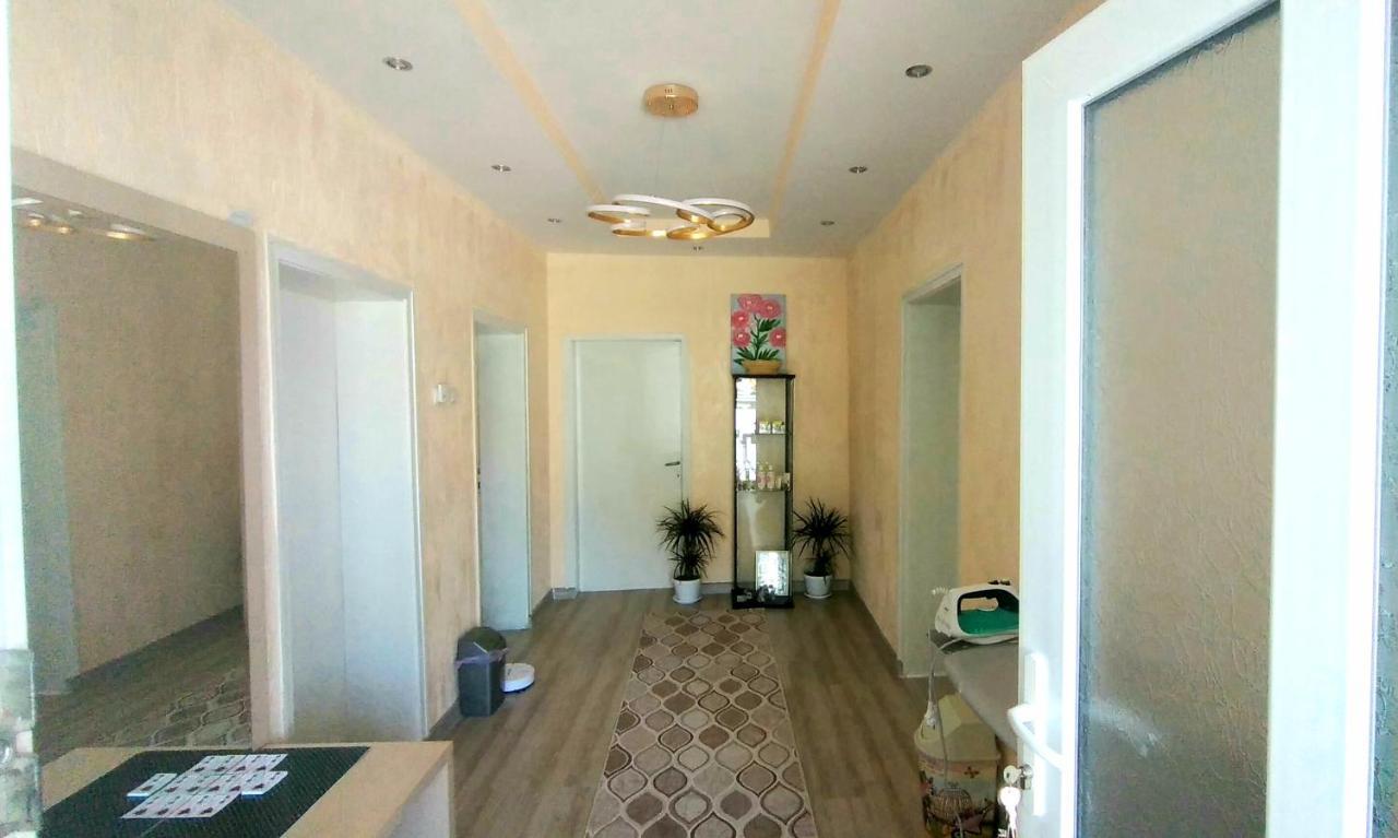 Rose & Water Guest House 파벨 반야 외부 사진