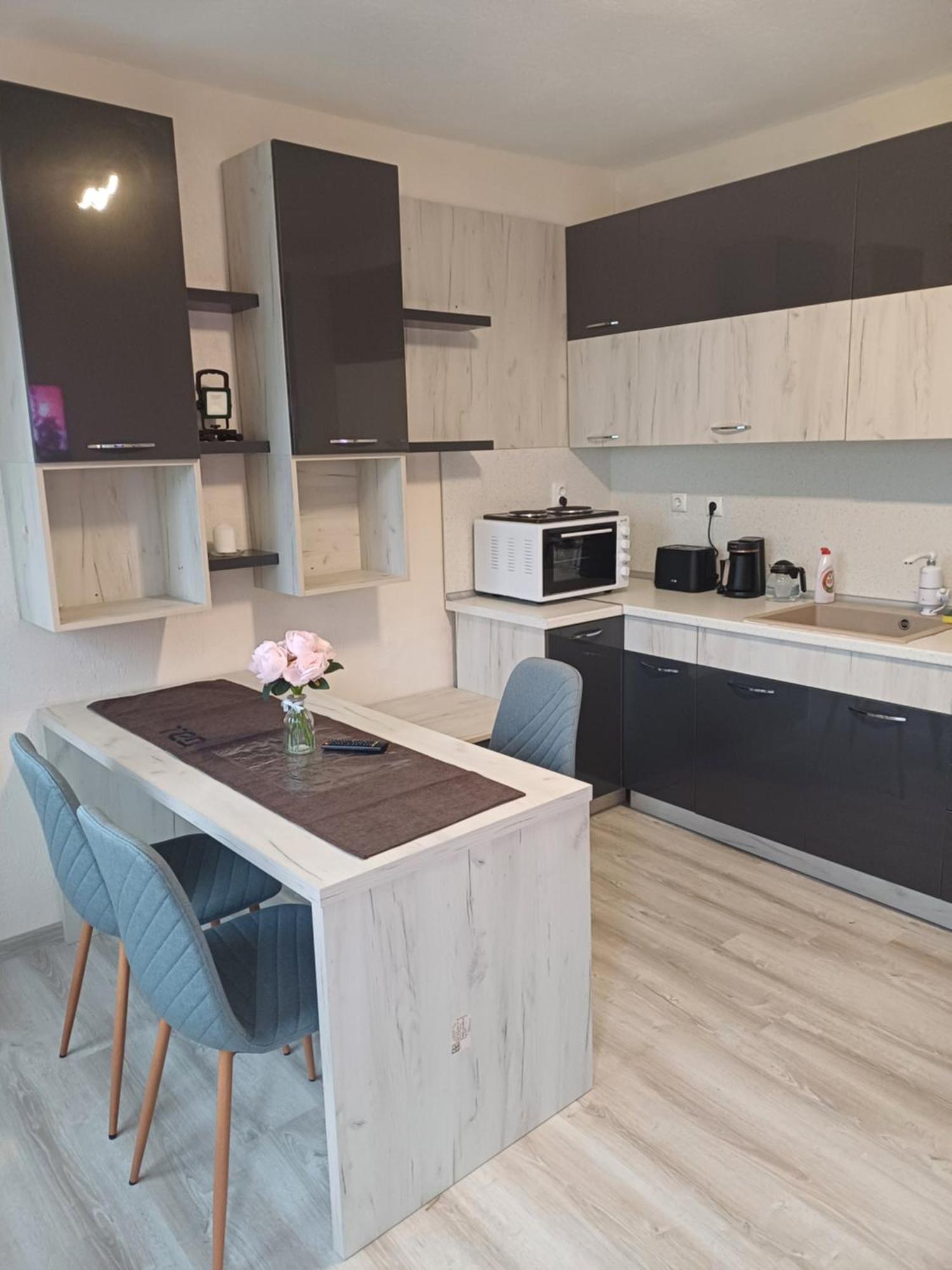 Rose & Water Guest House 파벨 반야 외부 사진